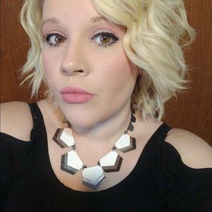 Meet your Posher, Allison